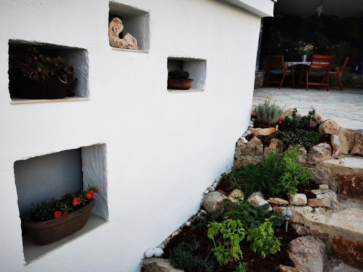 Vila Verbana Apartments Vrbnik  Exterior foto